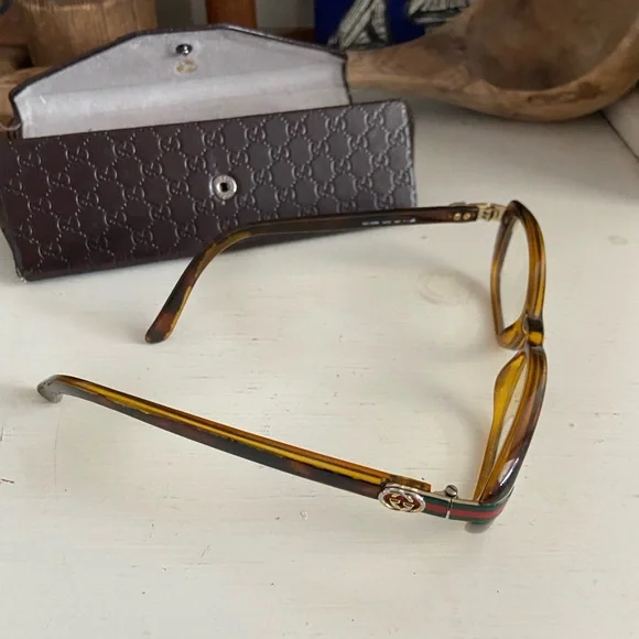 Gucci - Picture 2 of 6